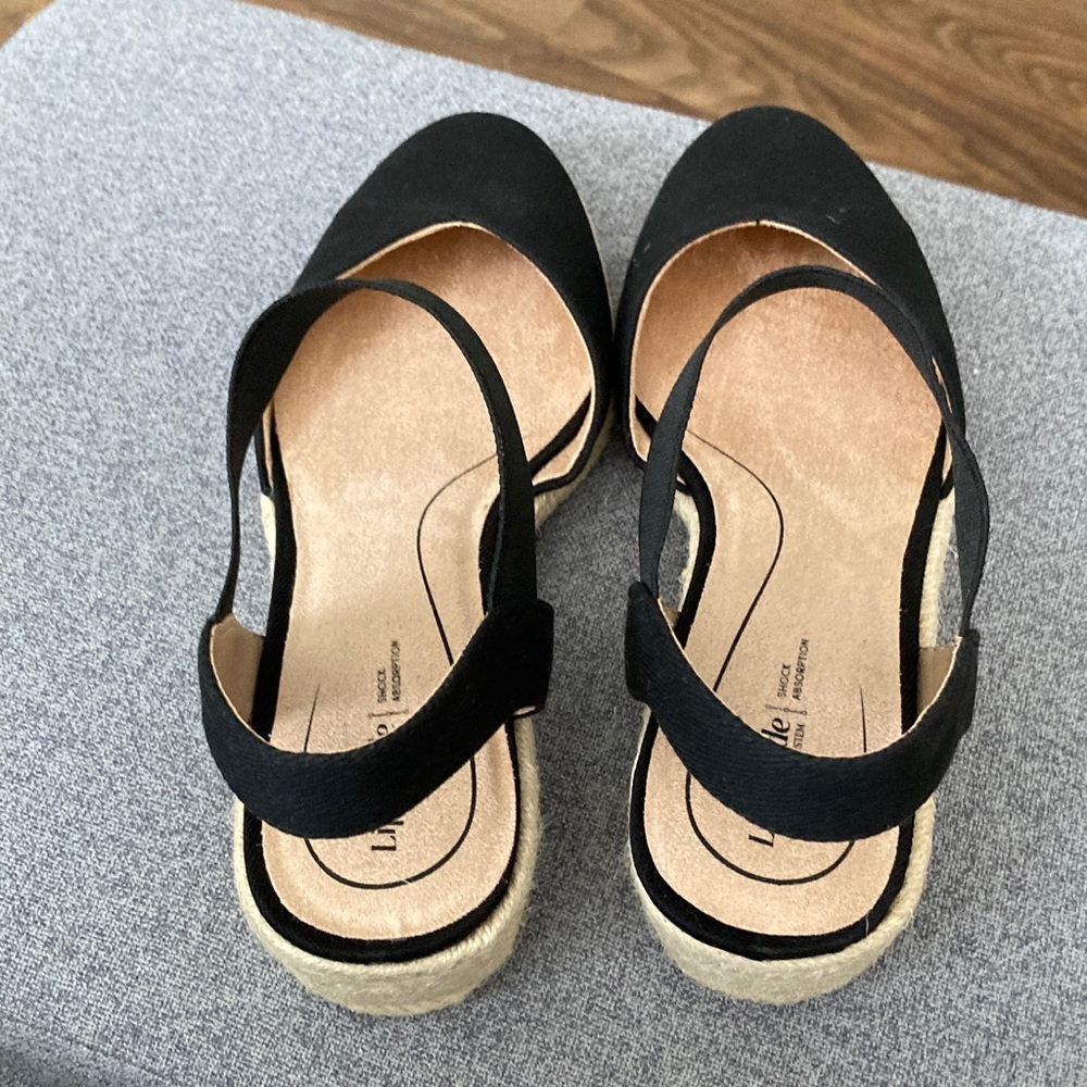 Life Stride Black Espadrille Wedges New in Box - Picture 9 of 10